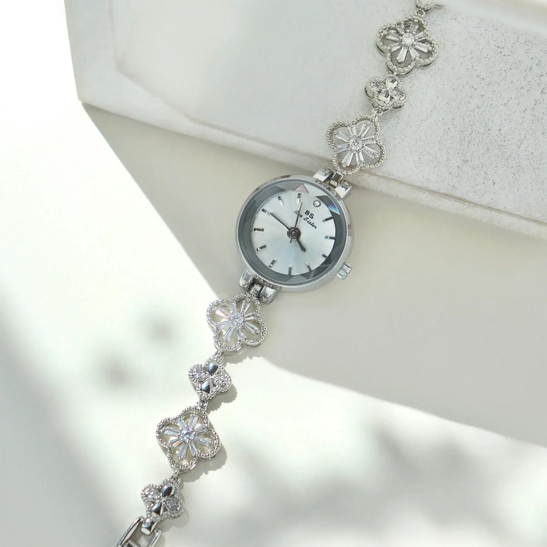 Saint Halston® Clovera